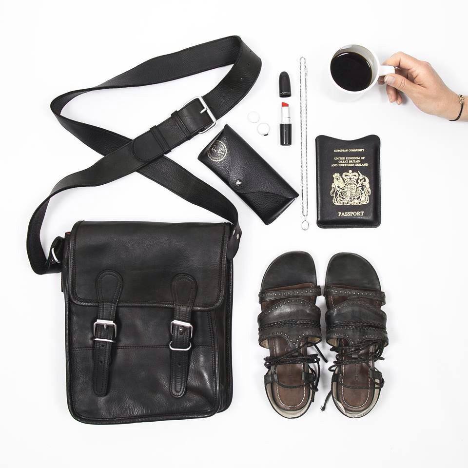 LeatherMonkeys's tweet photo. Europa by Leather Monkeys
VIEW HERE: https://t.co/DDYTT1QWSJ
#accessories
#MensStyle
#menswear
#mensfashion
#rayban https://t.co/SOFOPZr6jg
