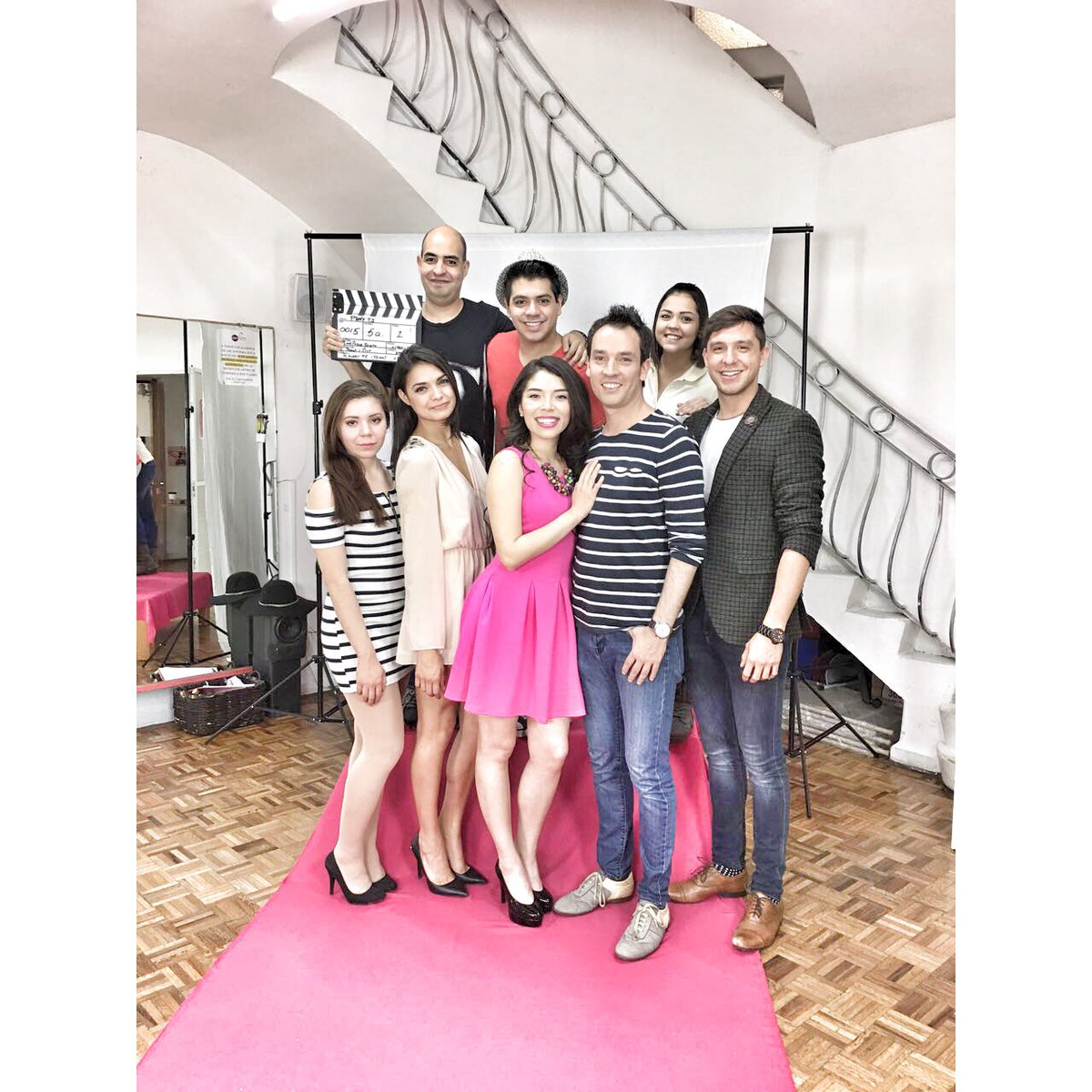 Hoy grabando <a href="/p_disparejamx/">Pareja Dispareja Mx</a> ! Que tengan buen inicio de vacaciones banda ! 🎉🎉🎉