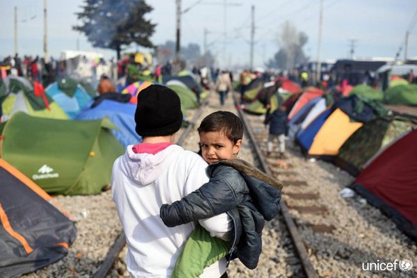 KentPage's tweet photo. Accelerating relocation in #Europe can make big difference for thousands of #refugee children. v/@unicef_es https://t.co/nWdJj0wu9y