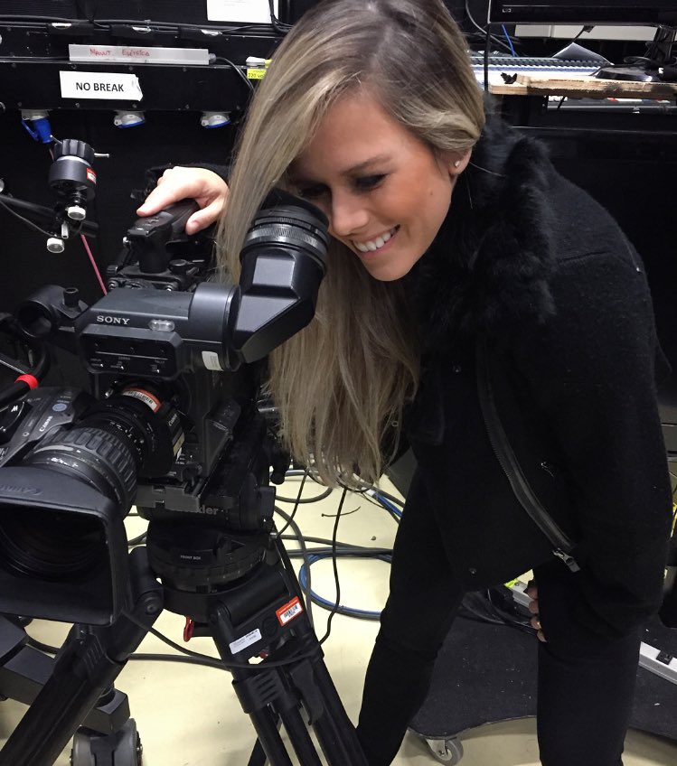 PaulaSack's tweet photo. Reporter, Producer, Camerawoman #OneGirlShow ;) https://t.co/9hEuNuFQRA