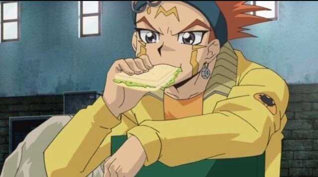 しょうたん A Twitter ブルーアイズマウンテンに付いているこのサンドイッチは クロウが作中で食べていたサンドイッチなのか どこまで原作再現にこだわってるんだ遊戯王カフェ T Co Dzdd4tha9z