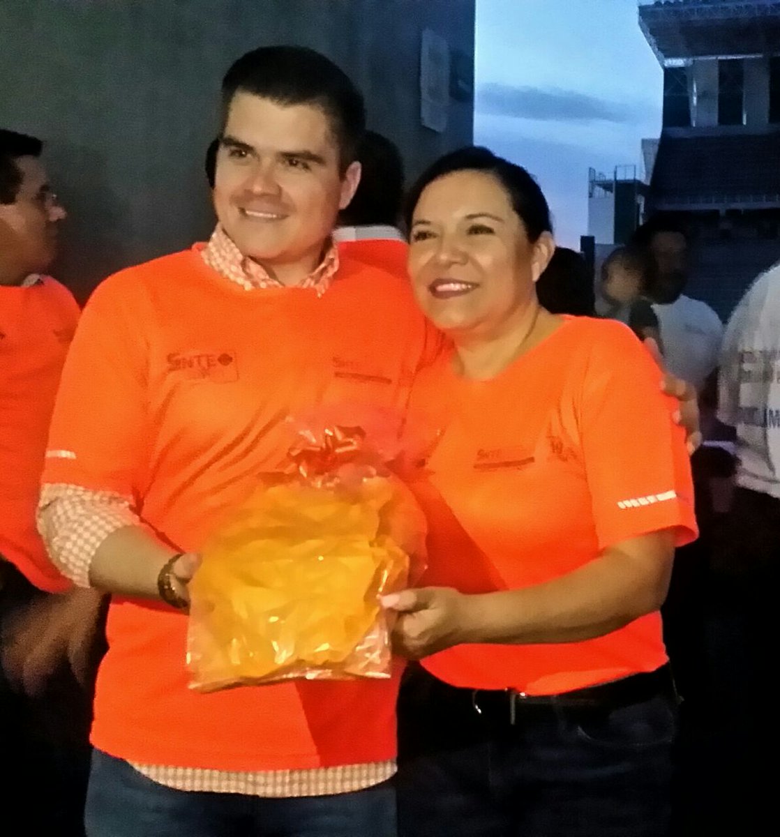 sntejovennac's tweet photo. Los jóvenes son el presente y futuro del SNTE y orgullo de nuestro presidente Juan Díaz 
-@gabybanon
@SnteNacional https://t.co/oC8n9fuwrW