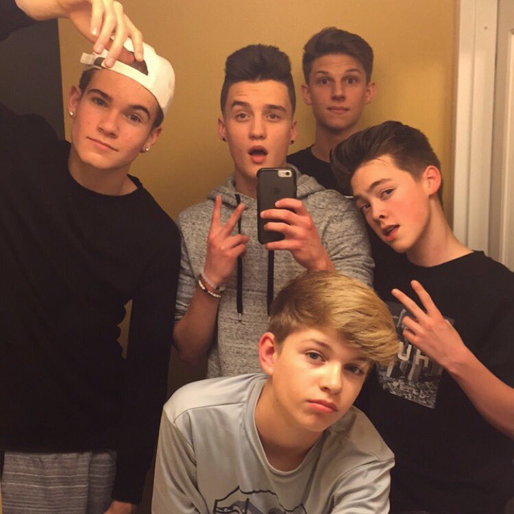 dylancbrady's tweet photo. The boys #demonhunters #impactboston https://t.co/nBfr3SzwYL