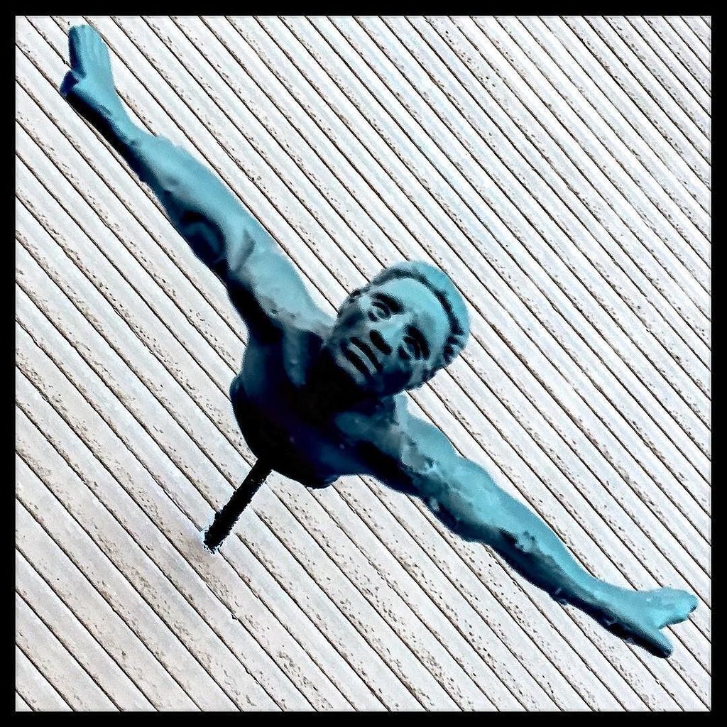 DBillyP's tweet photo. #78of366 An oft-photographed #diver on the wall of #RosaMexicano at #AtlanticStation, seen here as a #negativeimage… https://t.co/qBmVsmh7Ye