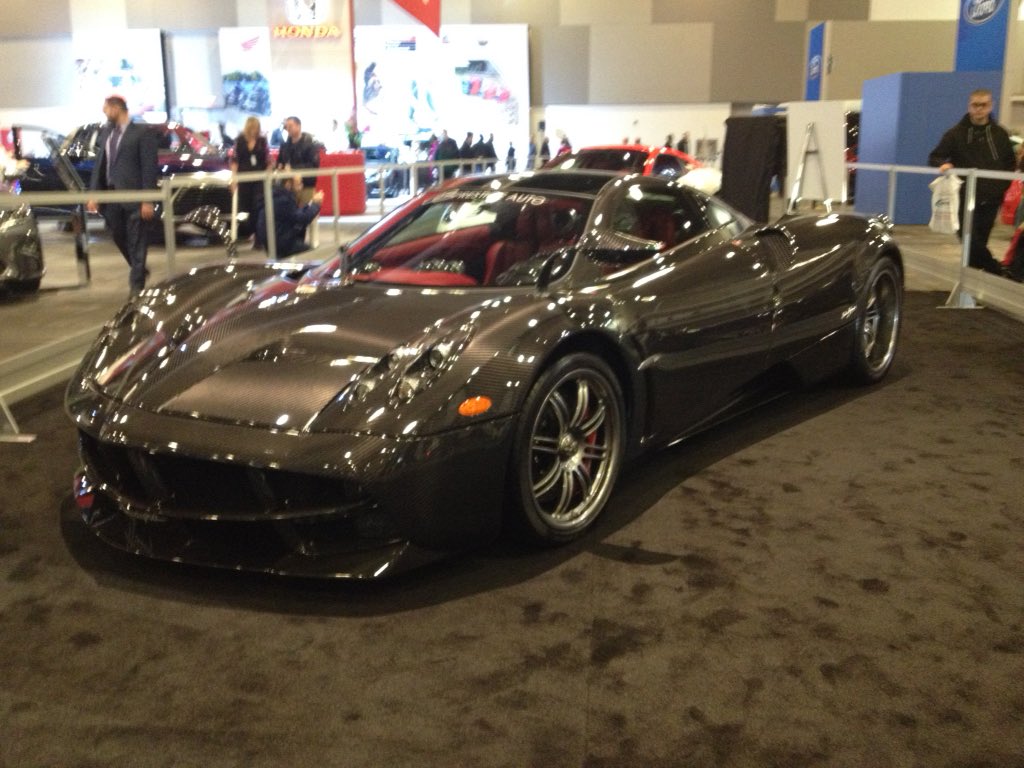 Zander_Shea's tweet photo. Automotive art. I'm in love... #Pagani #Huayra #ottawacarshow #1of100 https://t.co/IB3jznqzl1