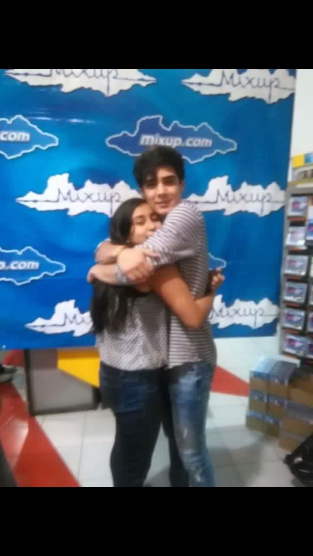 JuventudCD9's tweet photo. Con ella fui al TPT ❤️ que hubo en Enero #EVOLUTIONDAY #CoderPowerLeones Yo hubiera estado ahí con ella 😭😂
K https://t.co/A83lVTJvhR