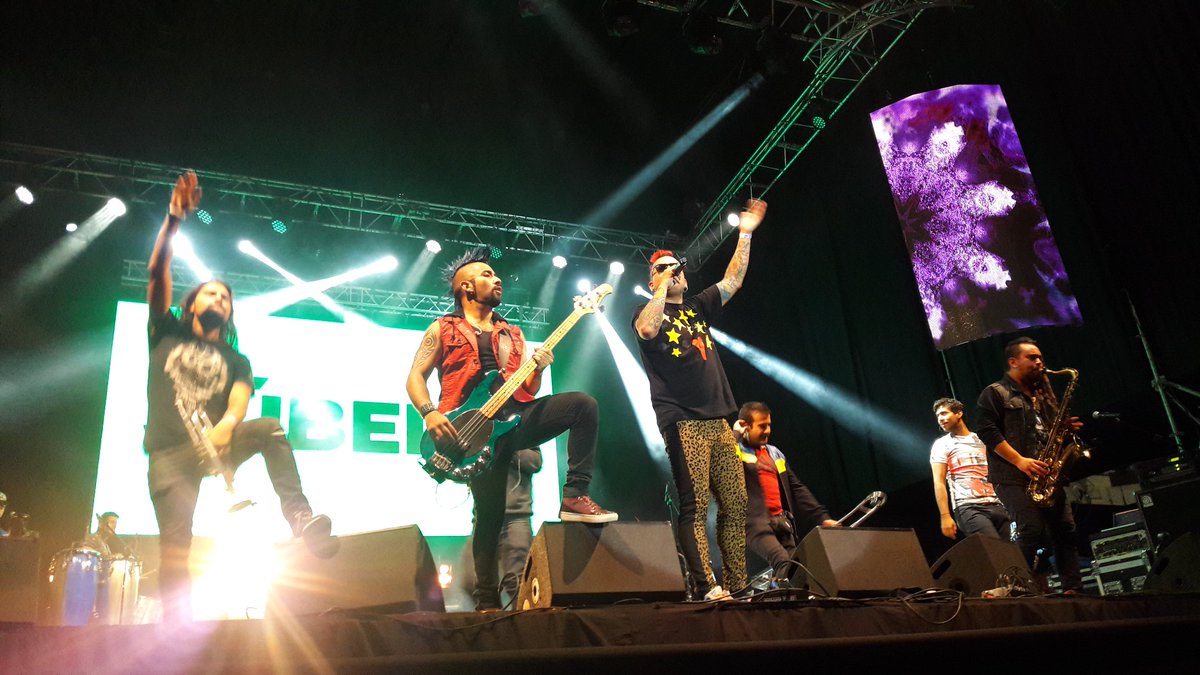 casildamerino's tweet photo. @tomo_como_rey @tcr_chris en la #FiestaDeLaVendimia #Curico2016 y lo escuchas por @biobio junto a @RoloHahn https://t.co/jwcTFTNcOL