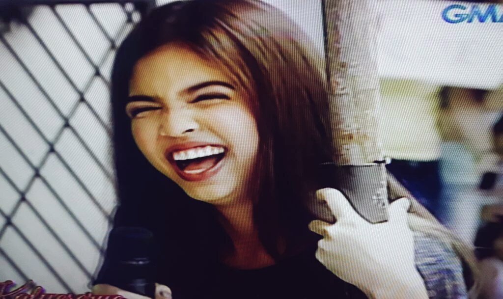 ALDubiansOFC's tweet photo. Next week mamimiss namin ang tawa mong yan😔 iyakan naman😭 #ALDUBBagongYugto @mainedcm @aldenrichards02 https://t.co/aVsgW5PyVY