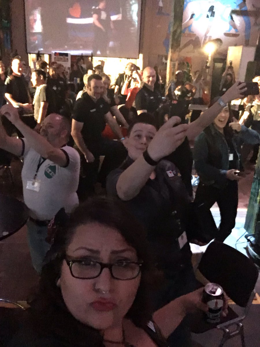 SanDiegoGoL's tweet photo. The sister blessing was a SELFIE NATION party! #SDLP2016 https://t.co/ggYoC6sStR