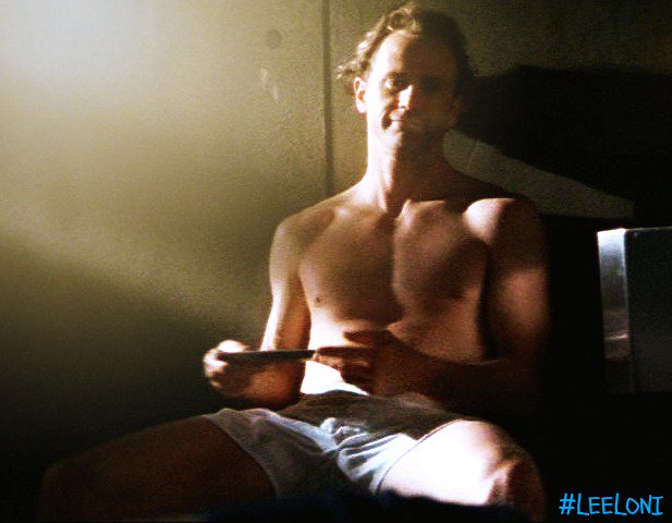 LeeLoniFanPage's tweet photo. Ran across this screengrab in an obscure folder, dusted it off, vamped it up a bit &amp; me-reeow, Beecher! #LeeLoni #OZ https://t.co/H9vJCAcrQt