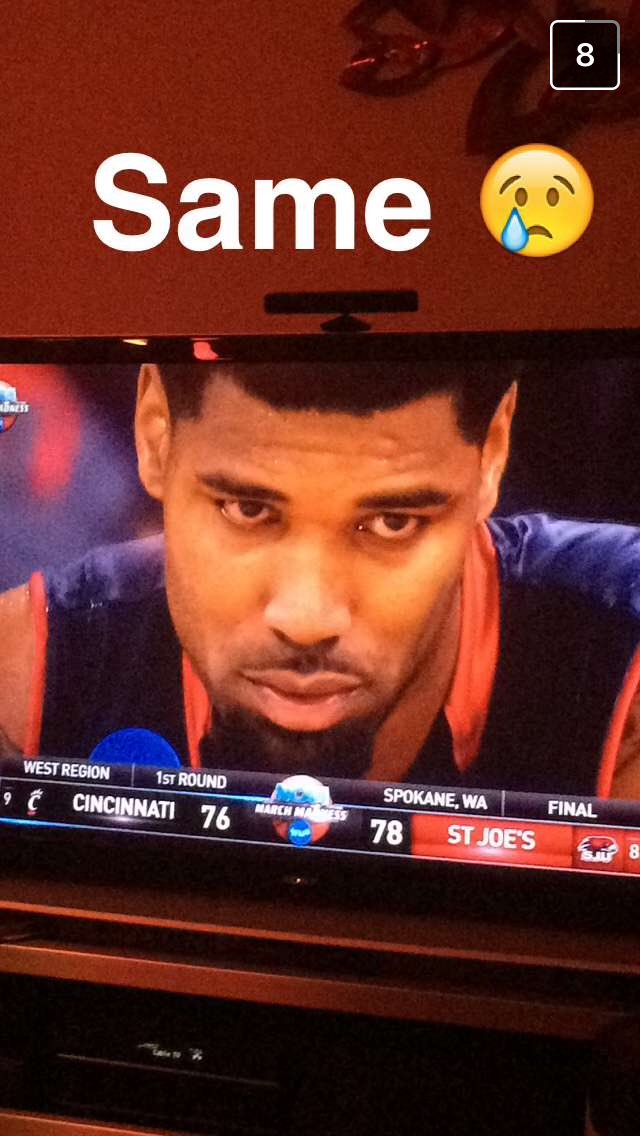 ItsAColeWorld26's tweet photo. Current Moods Rn 😢😓😭 #MarchMadness #WhyUC #LikeForeal #WTF #Salt https://t.co/XTFhWcbWJV