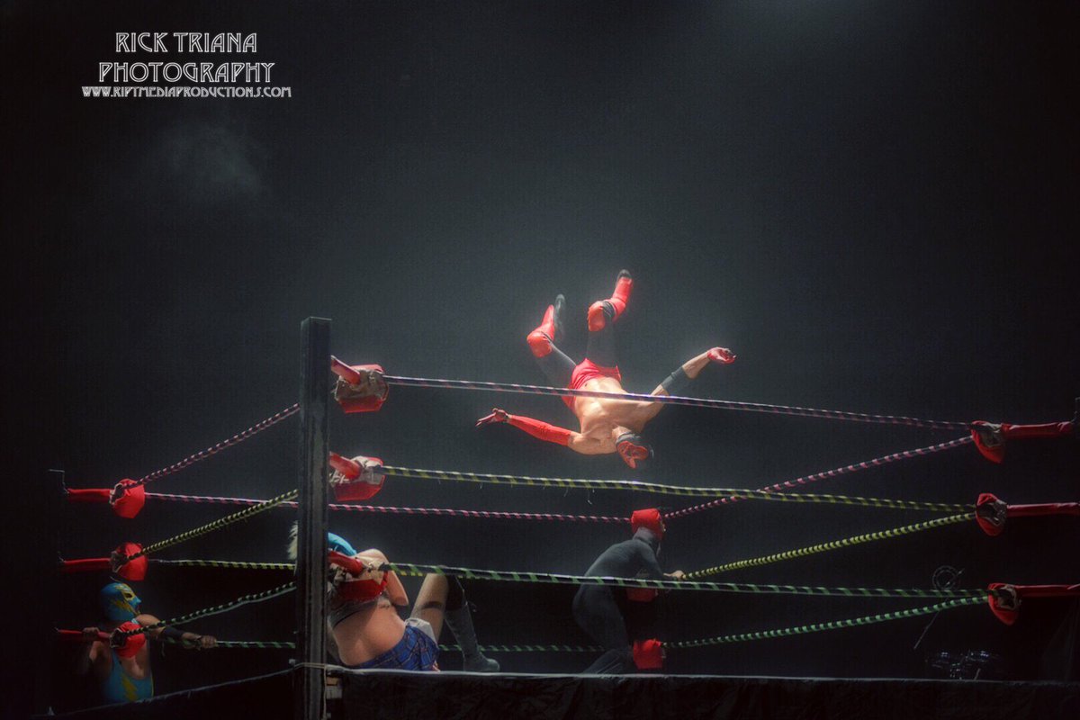 riptrianaphotog's tweet image. A very fun interesting evening  @ComericaTheatre in Phoenix @puscifer #puscifer2016 @SLAYERSWINE #toolfans