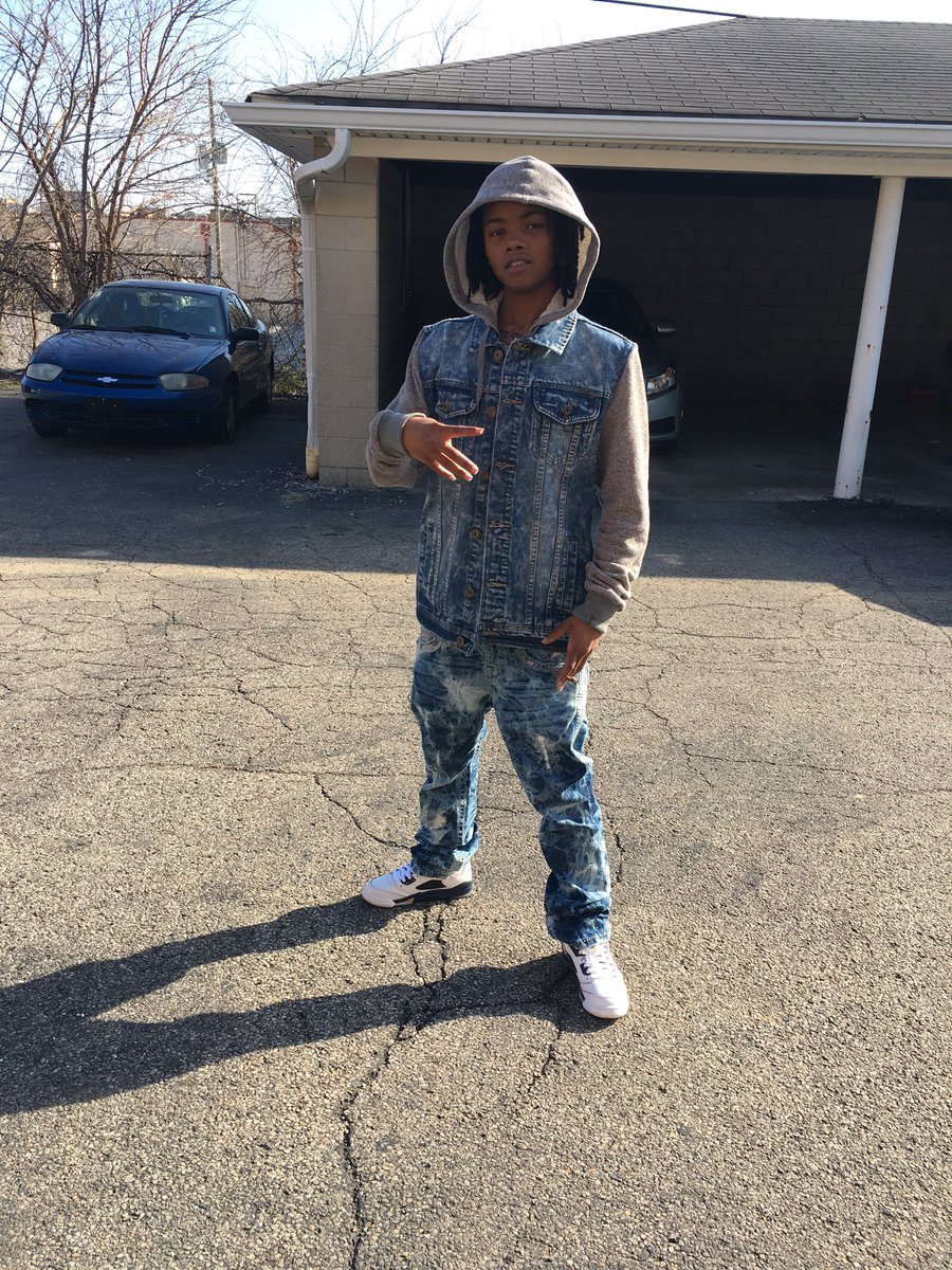 RestupMarcus's tweet photo. It's my birthday I'm legal you can harass me 🎁🔥💯 https://t.co/eGVcyOYGwL