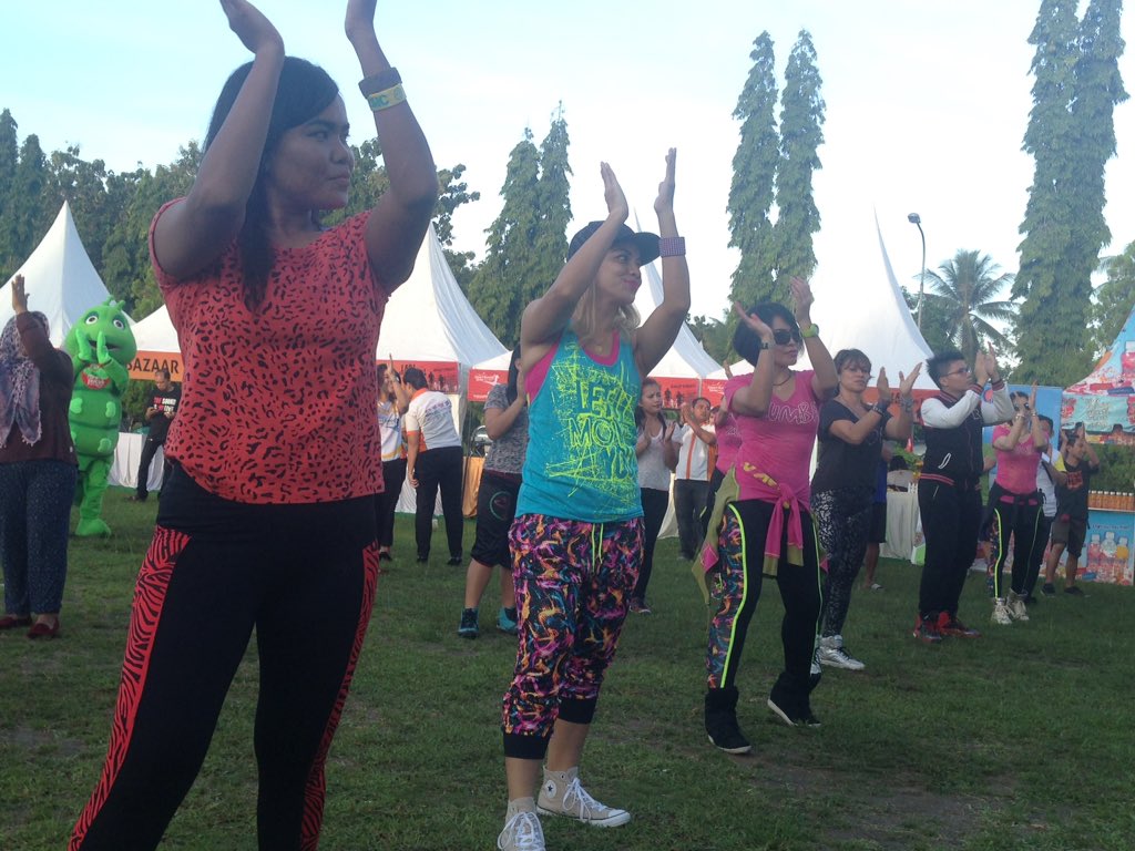 Terima kasih Istana Zumba Manado.. Zumbanya luar biasaaa #LariSensasional #AirportsRun
