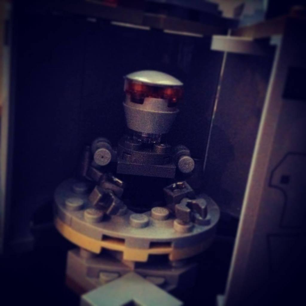 Otherbots's tweet photo. 18 - Vignette | Hunter is revealed! | Lego Daily Photo Challenge - March 2016 | #legodailypics #Lego #legos #legobr… https://t.co/0w2TsfsRe6