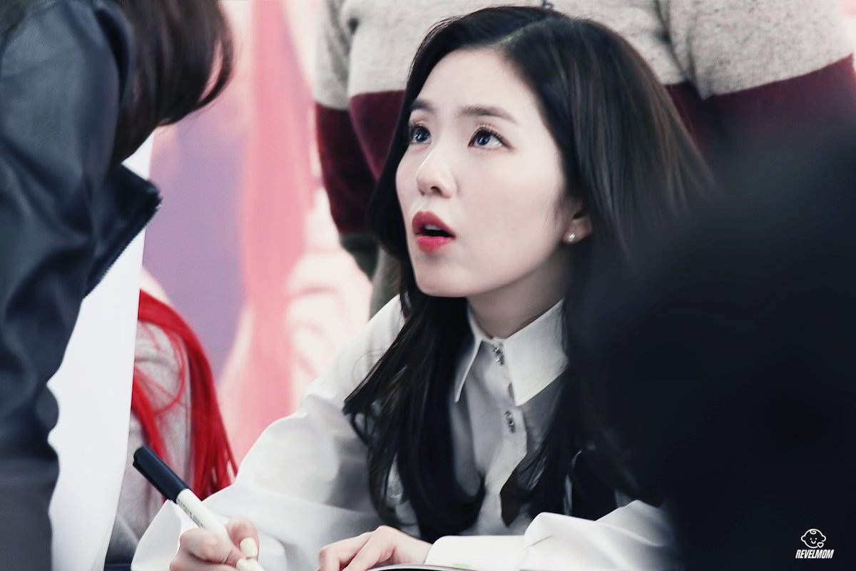 Revel_Mom's tweet photo. 160318 여의도팬싸 #아이린 #IRENE 
https://t.co/NHv8I2fLgH
https://t.co/XtTWHVMk9s https://t.co/Z5Twy2BLUU