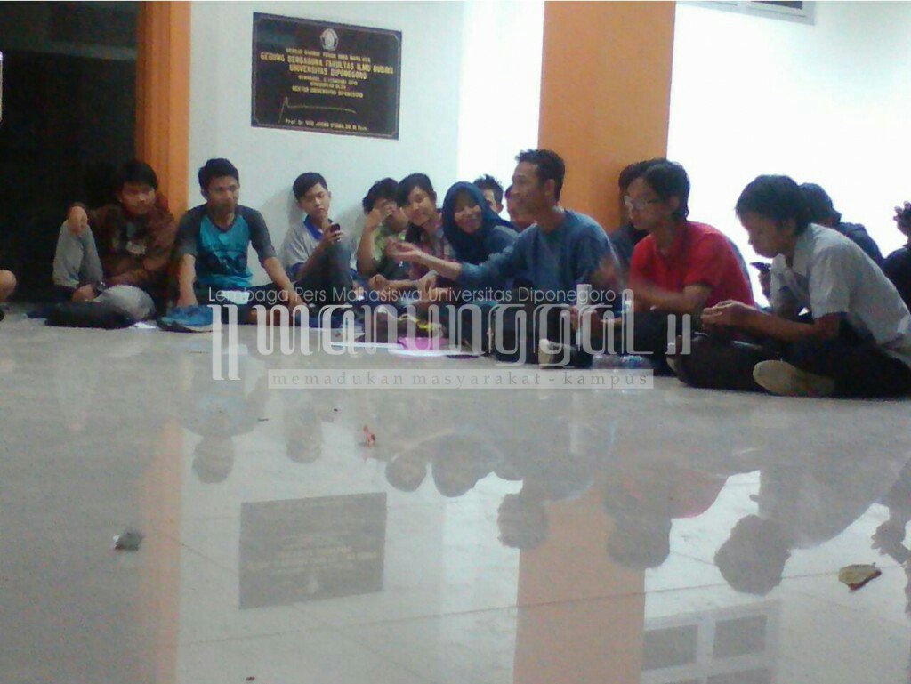 LPM_Manunggal's tweet photo. FIB Ajak Mahasiswa Kritisi Kenaikan UKT dan Pengadaan SPI https://t.co/EbL3k6qBg3 https://t.co/hTHA30avg1