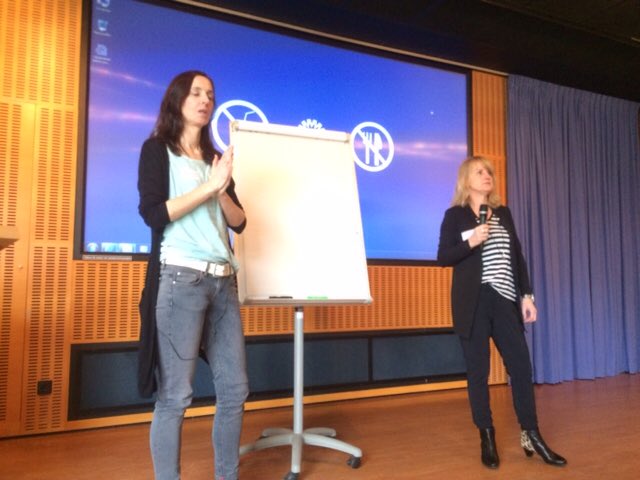 dirvoc's tweet photo. Een presentatie over ADHD, het overprikkelde brein door het ADHD centrum, tijdens de themadag van #couveuseouders https://t.co/9iwys9XIuD