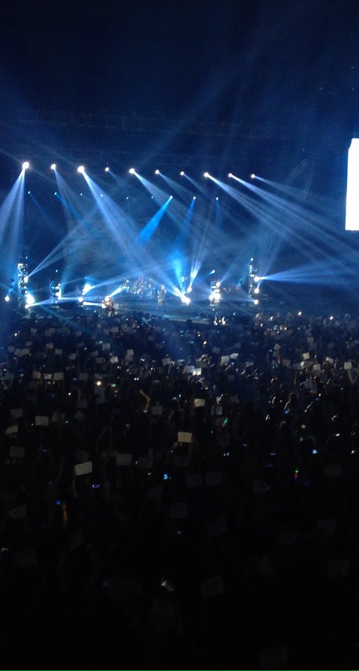 WW5SOSProjects's tweet image. Watching vids from last week&apos;s #SLFLMNL. Here&apos;s Luke on Amnesia with the #Project5SOSPH 💕 missin this sm -J