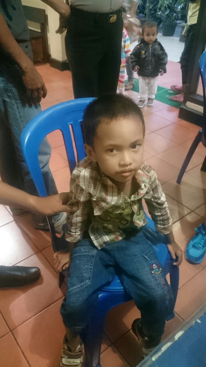 Ditemukan Ank Laki2, Di Ps.Segar sekitar 16.00, skrg di Polsek Bpp Utara