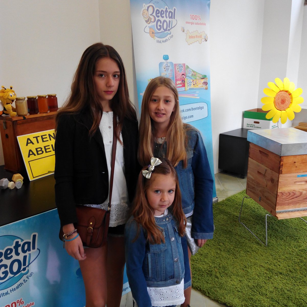 martaaguileraX's tweet photo. Aprendiendo un poco más sobre las abejas gracias a @BeetalGO https://t.co/iXR2gNBez2