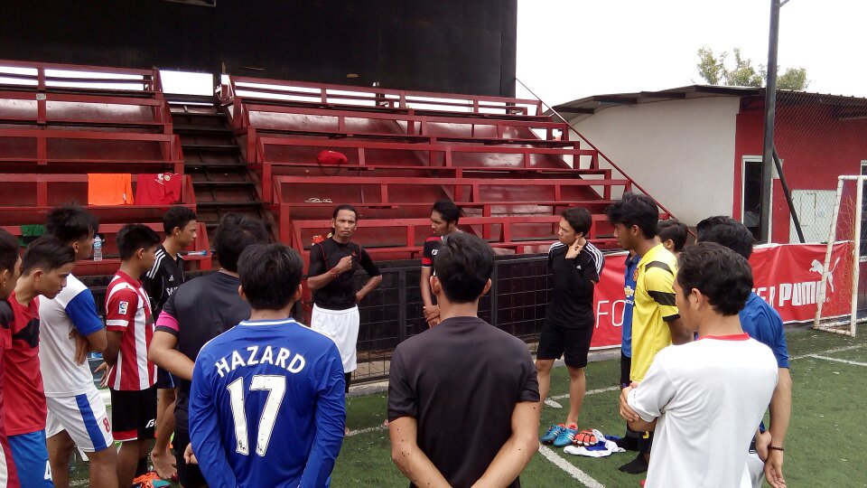 RamaBotak's tweet photo. Rocky putirai yg akan bergabung menggawangi timnas @IDNMiniFootball untuk menurunkan ilmu dan pengalaman #legend https://t.co/qUGnjcfaYC