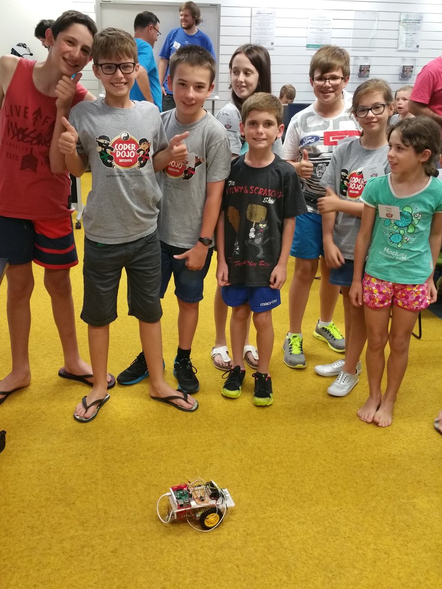 alex_jacobs_dev's tweet photo. Our inventors team having fun with our new robot which can be programmed with Scratch @CoderDojoBNE https://t.co/S4y4Zscabg