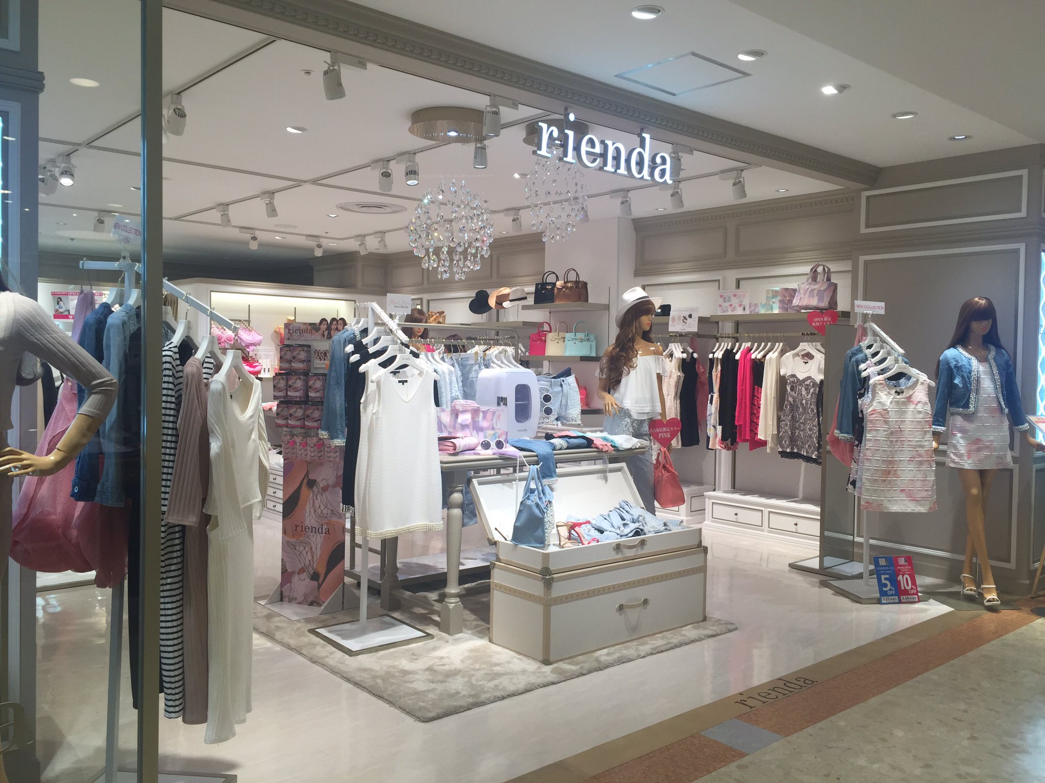 名古屋parco 名古屋パルコ 西館4f 大幅リニューアル 雨の予報でしたが 晴れて気持ちが良いですね 西館4fでは プニュズ プードゥドゥ ジーナシス ローリーズファーム リエンダ ヘザー イング等new Renewal Openして