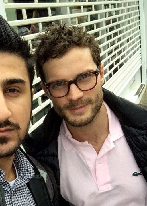 moonshinesxnh's tweet photo. niall horan con lentes y jamie dornan con lentes son demasiada perfección chau https://t.co/zyzlS6hSi2