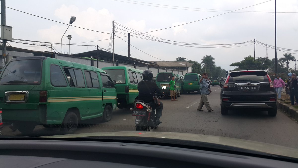 Ga banjir kahatek. Bikin macet. Angkot kahatek
<a href="/PRFMnews/">Radio PRFM</a>