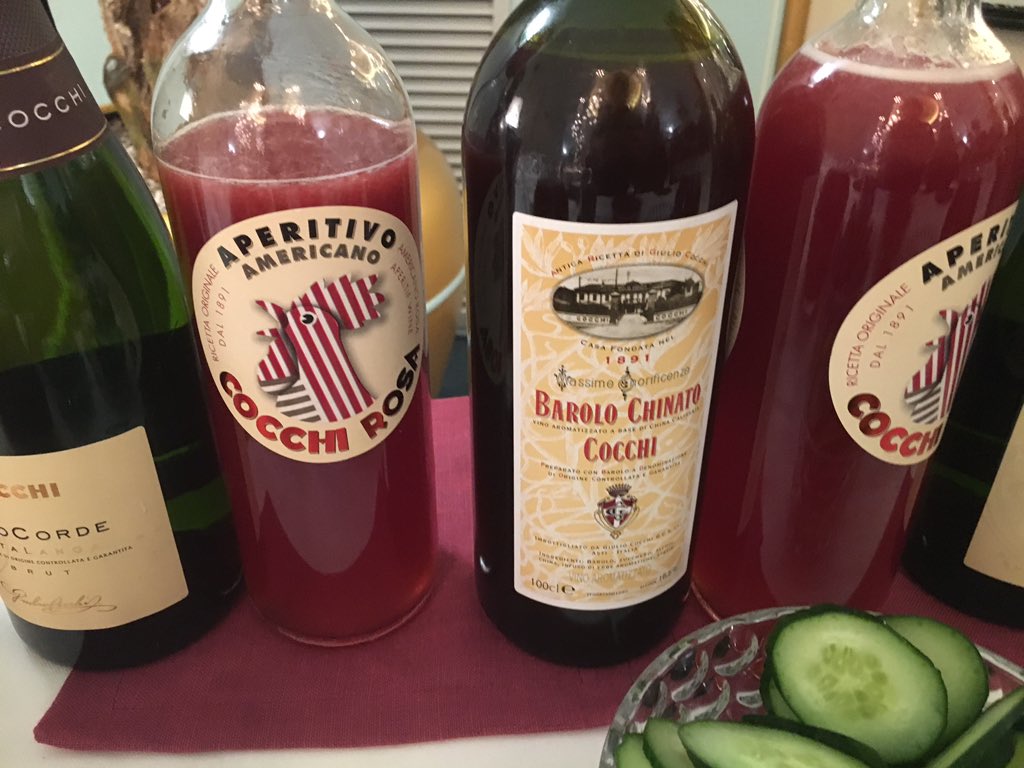 FoodConfidentia's tweet photo. Come si fa il #vermouth di #Torino @CocchiWinery ? 75% vino china calissaia, genziana ginepro cardamomo rabarbaro ♥️ https://t.co/vcffeWYxXg