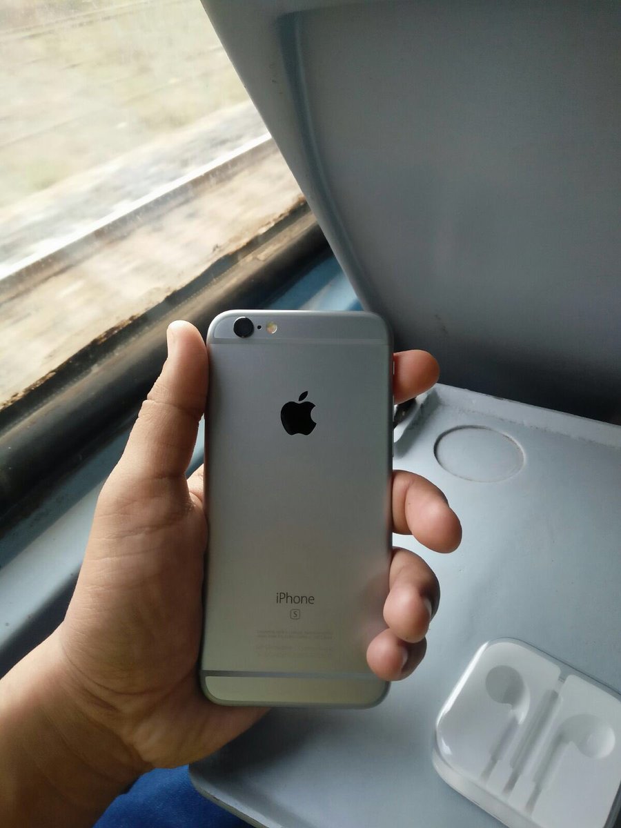 mainak_nayak's tweet photo. #iphone6s #spacegrey #fashion #iphonelove #iphonegroup #mybirthdaygift #mom #love https://t.co/mfgEyWUiDY