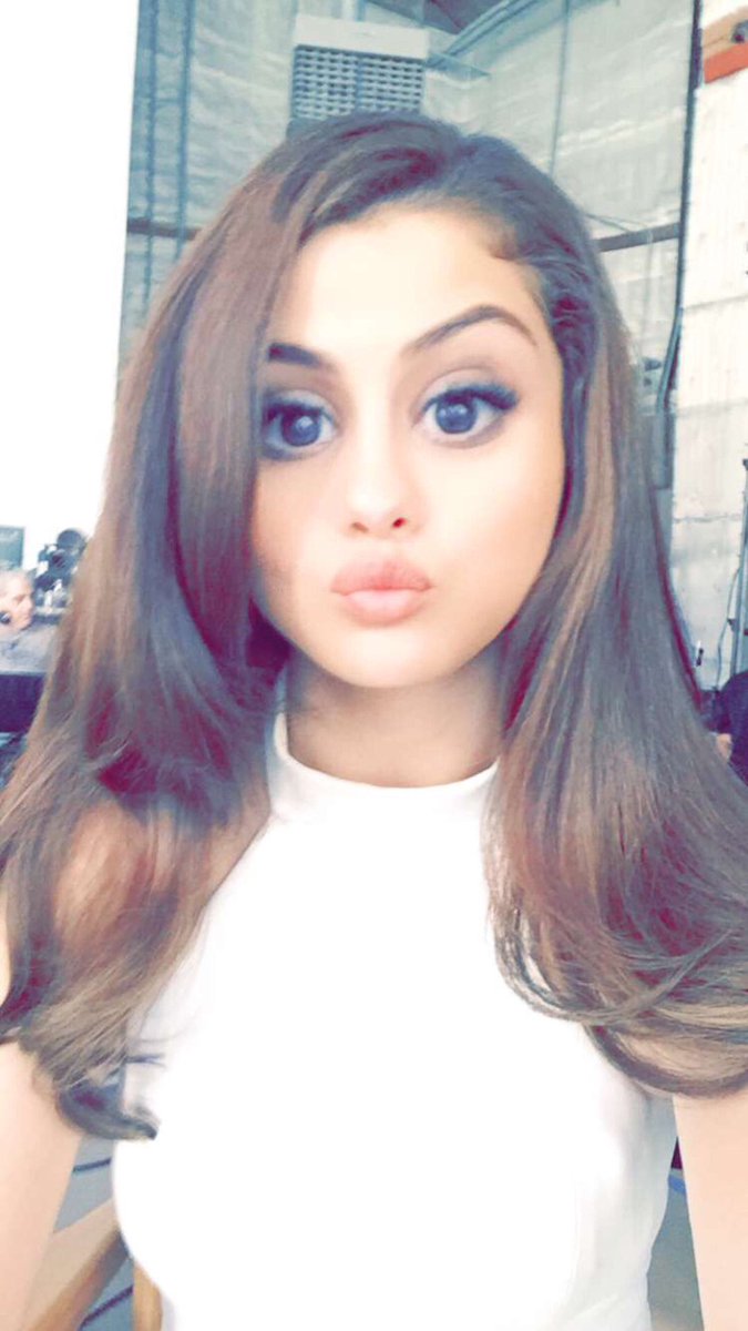 Selena Gomez News On Twitter Hung Vanngo Via Snapchat Https T
