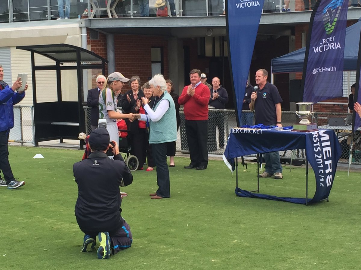 vicpremcricket's tweet photo. Cassie Brock takes out her 3rd Betty Wilson Medal. Great to have Betty's niece Pam here to present the medal again. https://t.co/LPRoKEQ4lq