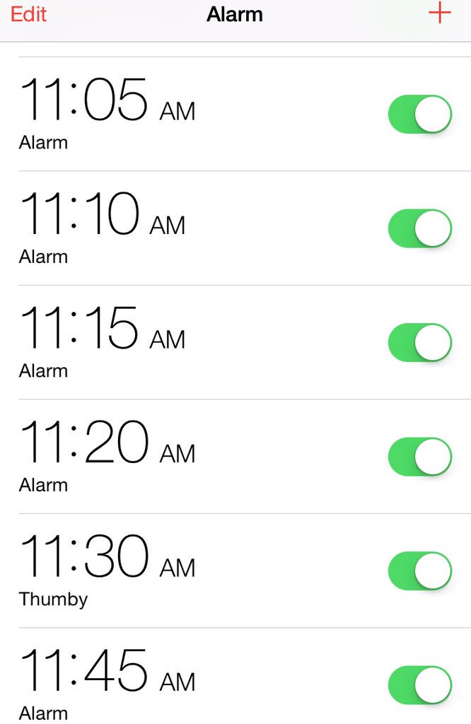 FaZeApex's tweet photo. When its 4 am, you just finished 3 vids, but have another 8 to make tomorrow so you try to wake up at a decent time https://t.co/fxhMEMCPOP