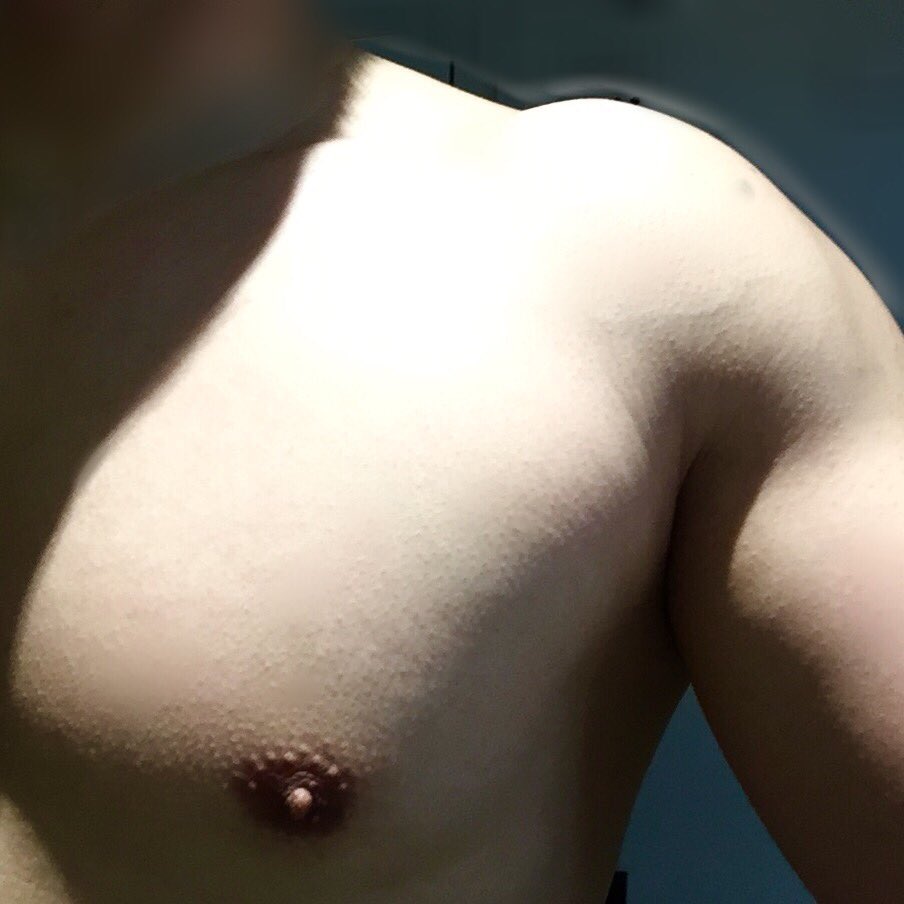 NakEDalterego's tweet photo. Close up narcissistic shot. 🤓 https://t.co/voQt1rjR6g