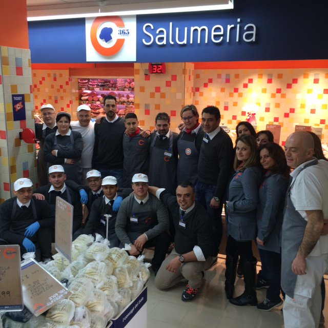 Sole_365's tweet photo. Con piacere vi presentiamo lo staff di #Cavadeitirreni! Un grande in bocca al lupo a tutti! #noidelledlp https://t.co/ro0VaQjWUm