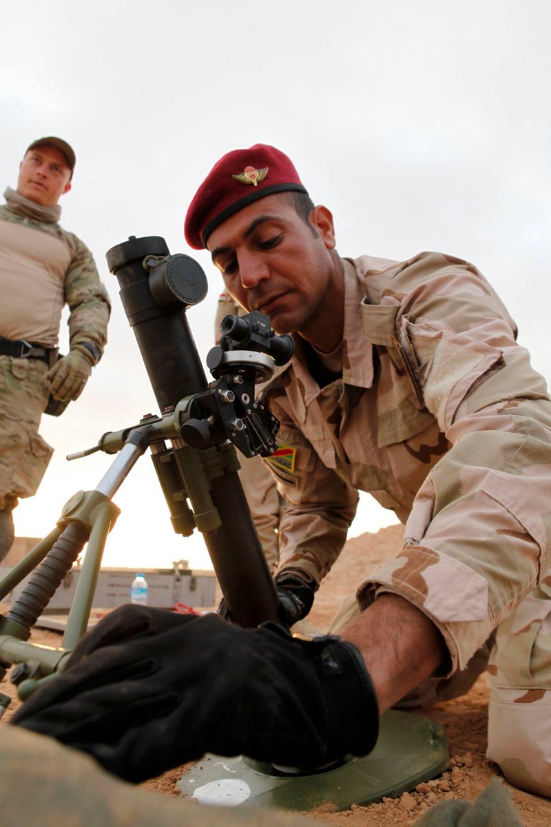 تدريبات الجيش العراقي الجديده على يد المستشارين الامريكان  - صفحة 2 Cd5elYyUEAAtqmD