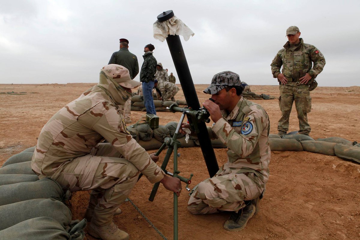تدريبات الجيش العراقي الجديده على يد المستشارين الامريكان  - صفحة 2 Cd5elb8UYAAdAnU