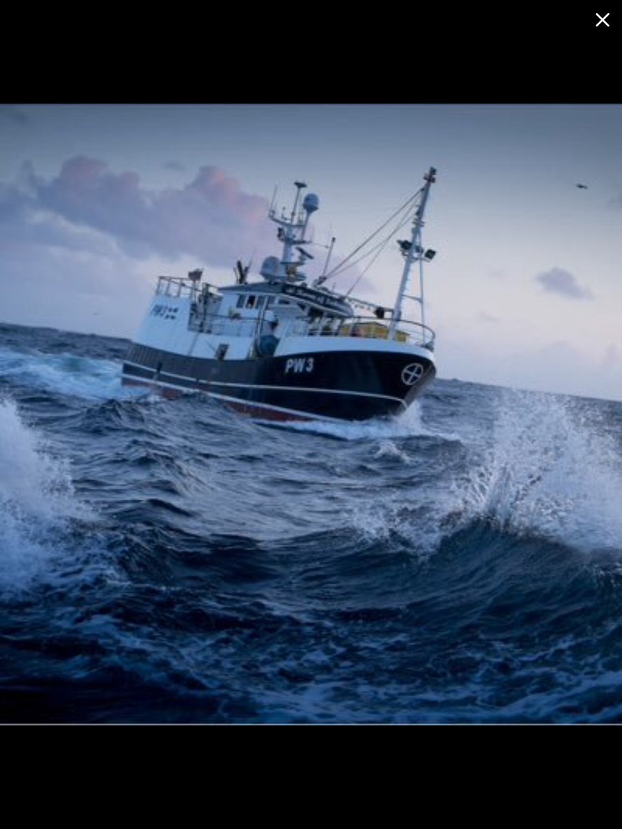 gafishbar's tweet photo. #Tooting hard work at sea and risking their lives you say it's a job I say it's a job well done well done lads👍 https://t.co/nCIhATLkyZ