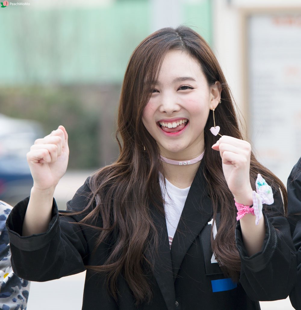 [트와이스] 팬들 앞에서 끼부리는 맏내 나연 | 인스티즈