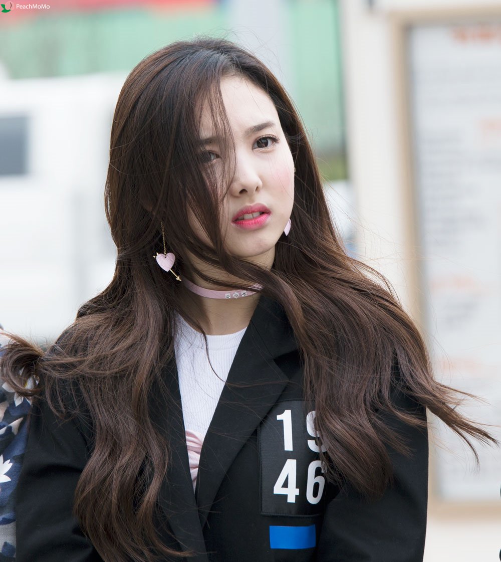 [트와이스] 팬들 앞에서 끼부리는 맏내 나연 | 인스티즈