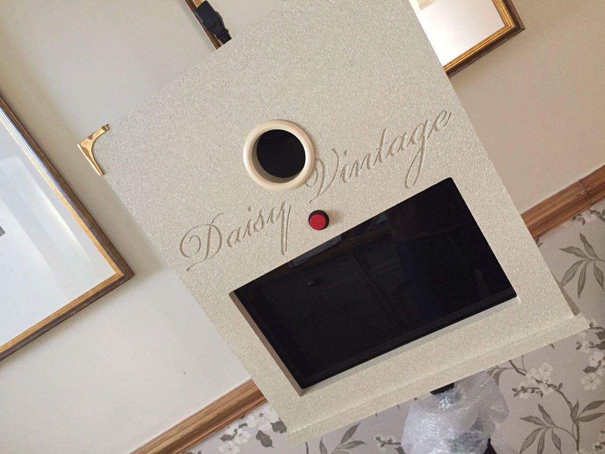 daisycaravan's tweet photo. Looking for a #vintage #photobooth? Take a peek at Daisy, based in Cheshire!  @ThisIsLpool https://t.co/AaJIumMpgD