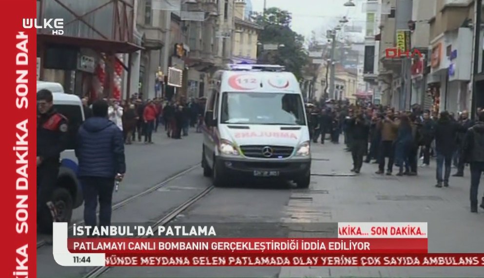 İstanbul Taksim'de meydana gelen patlamayı canlı bombanın gerçekleştirdiği söyleniyor tr.im/kanal7