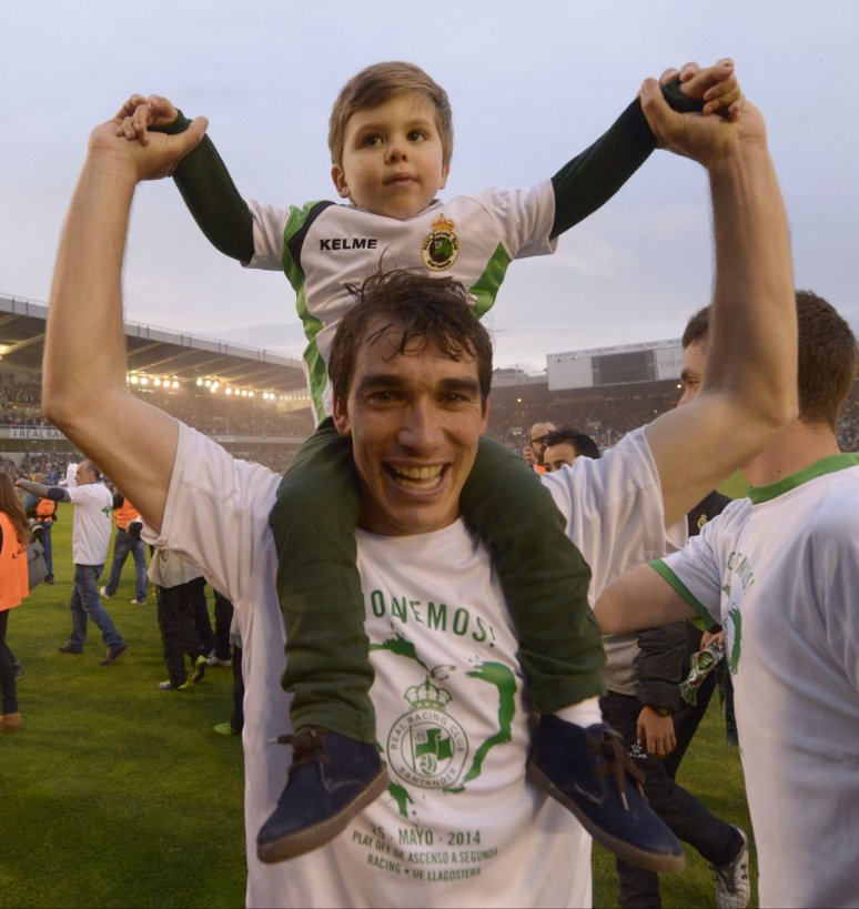 realracingclub's tweet photo. #FelizDíaDelPadre #PapásRacinguistas 💚 https://t.co/KrPEU0DmWR