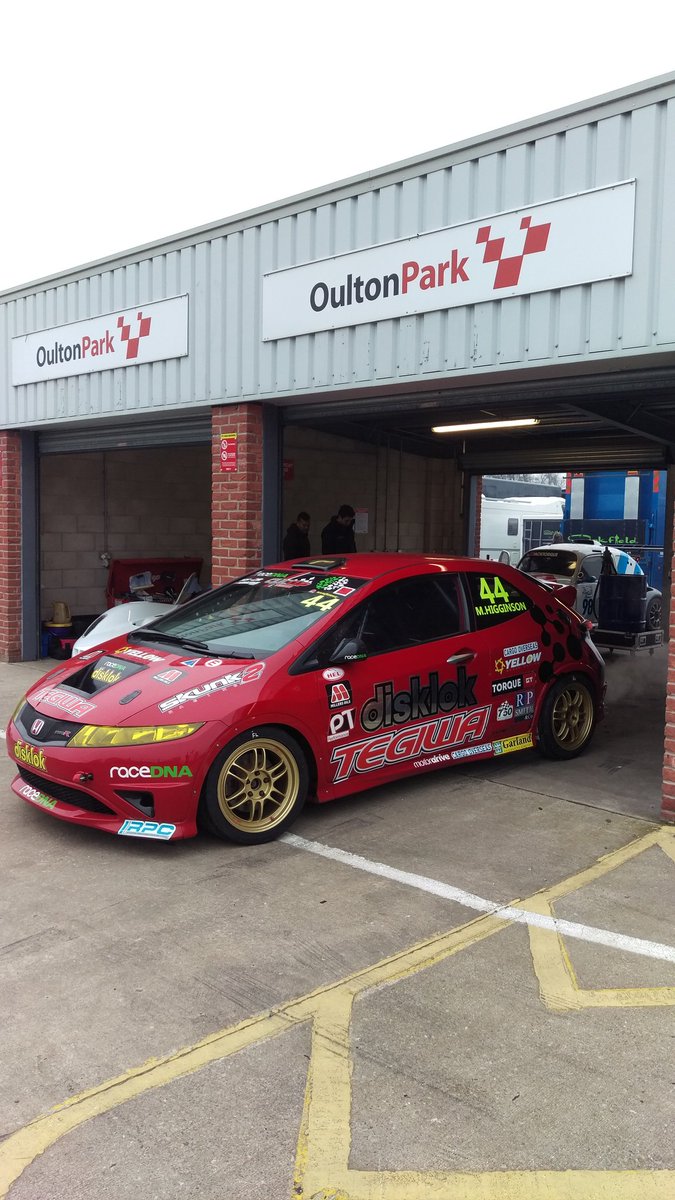 DisklokUK's tweet image. Great to see the #Disklok #racing #FN2civic out at @Oulton_Park yesterday - 1st race 2wks today! #cicivccup #750mc