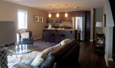 HawkstoneCondos's tweet image. Move in ready or customize your unit! Starting @ $255,000 Show Suite Weekends 2-4PM or by appt #townhouse #hawkstone