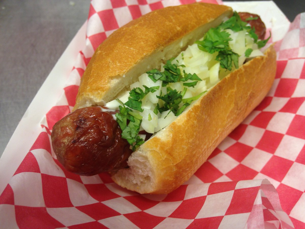PeasantFoodMani's tweet photo. Come by &amp; wish @PopuluxeBrewing a Happy Birthday &amp; stuff one of these @UlisSausage beer brats in your cakehole! 1-8! https://t.co/EOOUPrVhNk