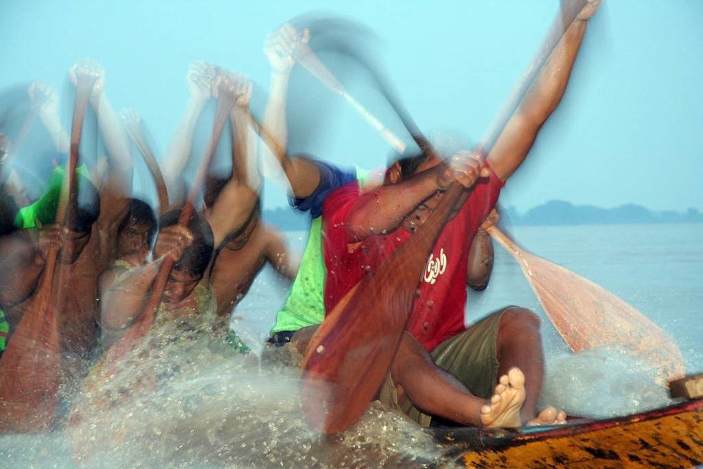 ottsworld's tweet photo. Teamwork. I was recently reminded of this wonderful photography trip I took to Laos to imp… https://t.co/f5BozyMBtc https://t.co/B6jv67Vu61