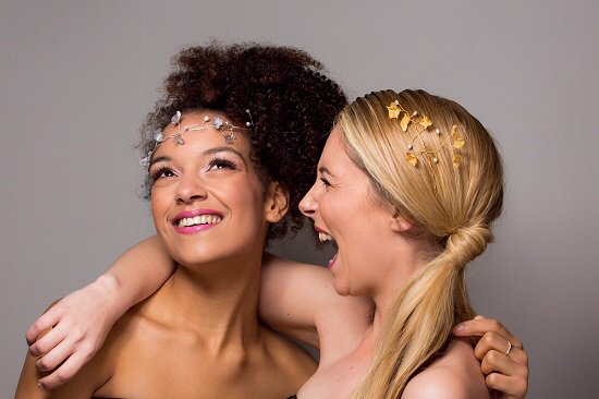 2nd up in our #cwtchfest2016 #spotlight is the glorious <a href="/clairehillmakes/">Claire Hill Designs</a> Stunning #millinery cwtchthebride.com/cwtchfest-exhi…